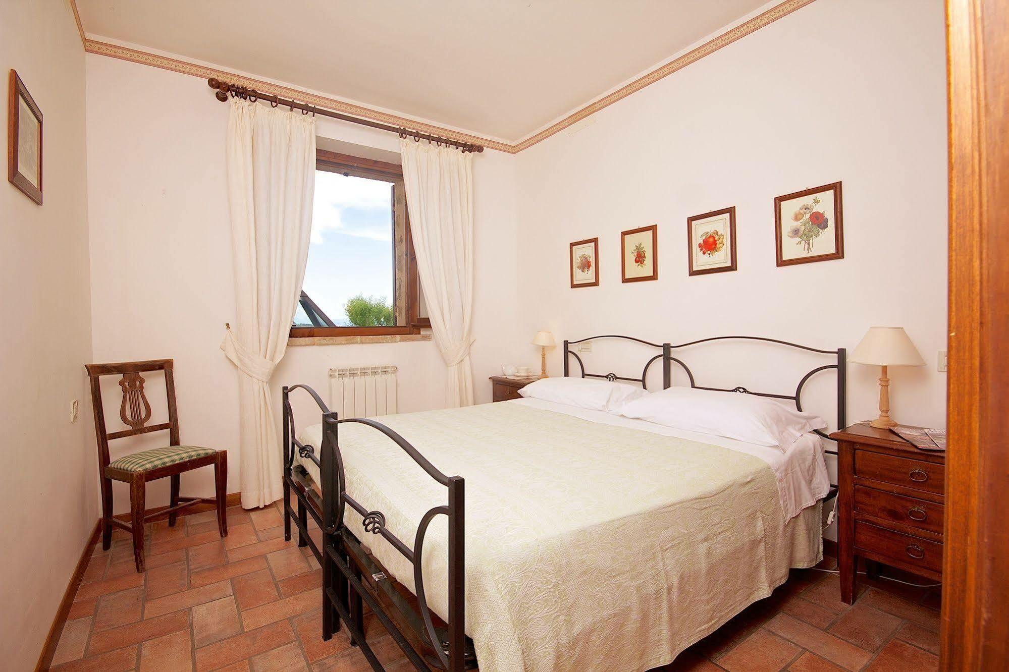 Agriturismo Le Colombe Assisi Exterior photo