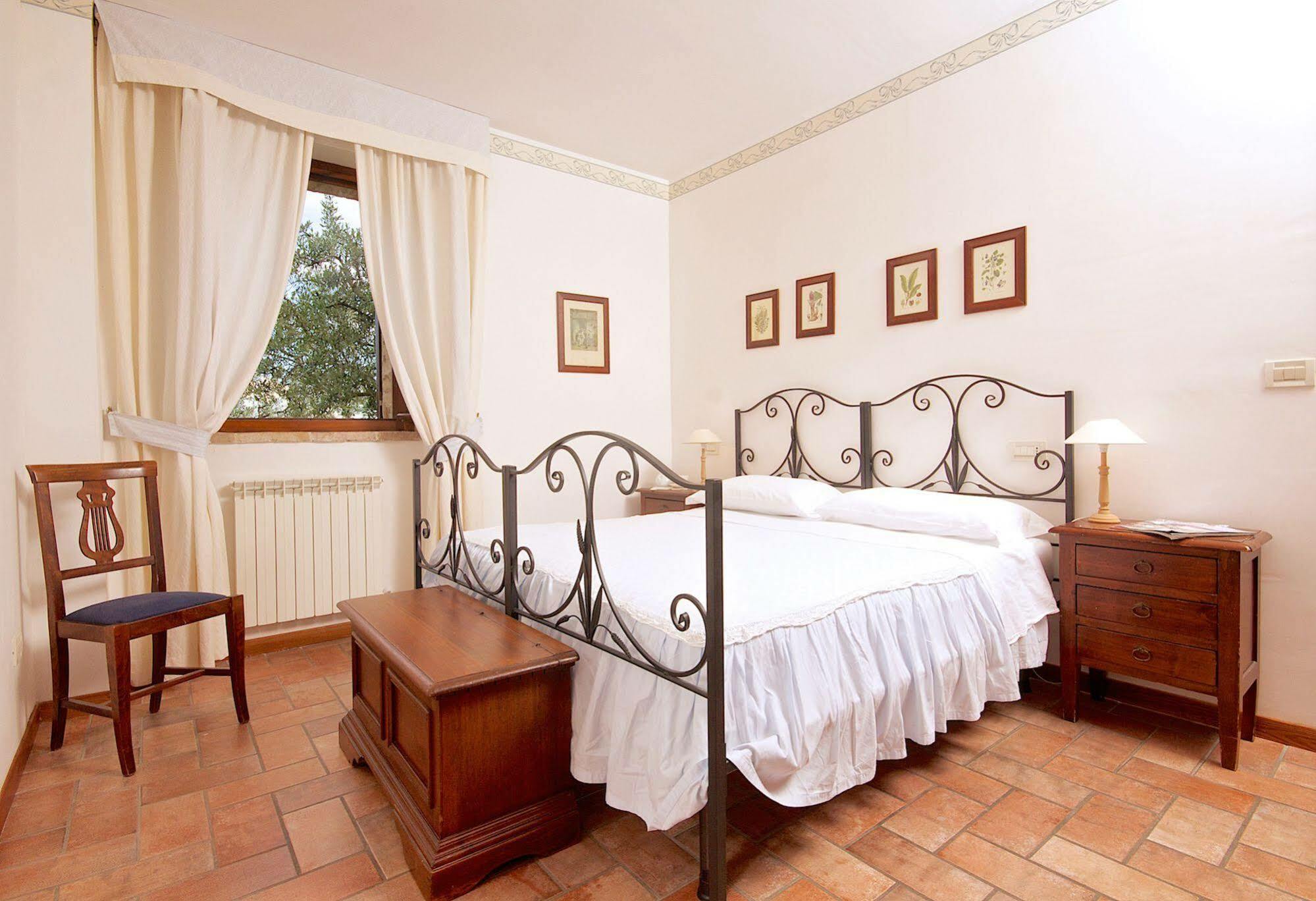 Agriturismo Le Colombe Assisi Exterior photo